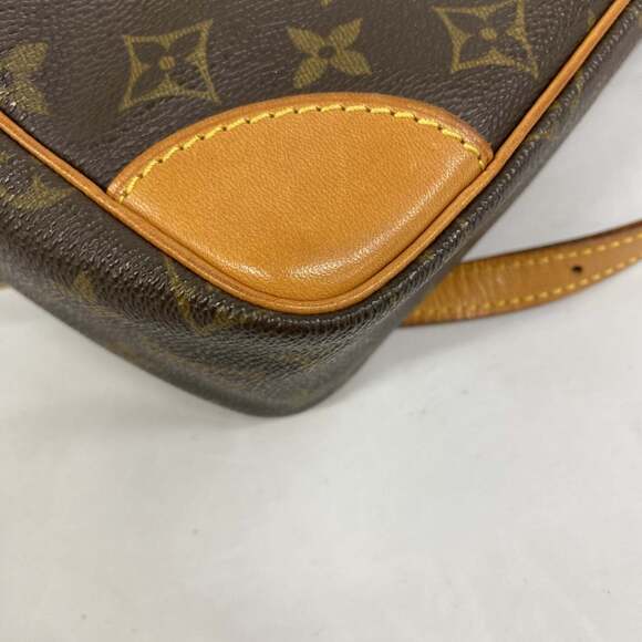 LOUIS VUITTON Authentic Brown Monogram Shoulder Bag